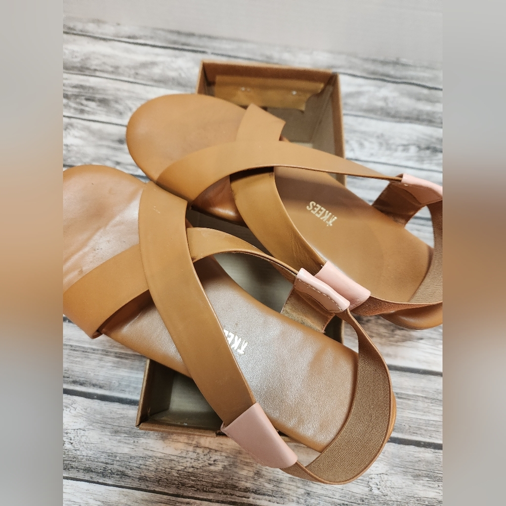 Women's Tkees‎ Sandals - Picture 2 of 7